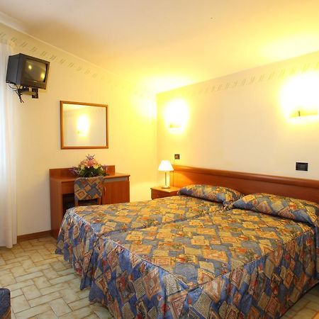 Albergo Alla Campana Dolo Bagian luar foto