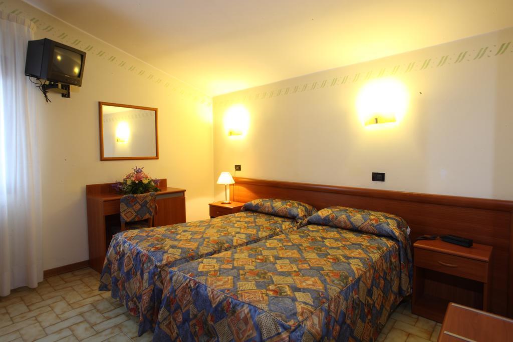 Albergo Alla Campana Dolo Bagian luar foto