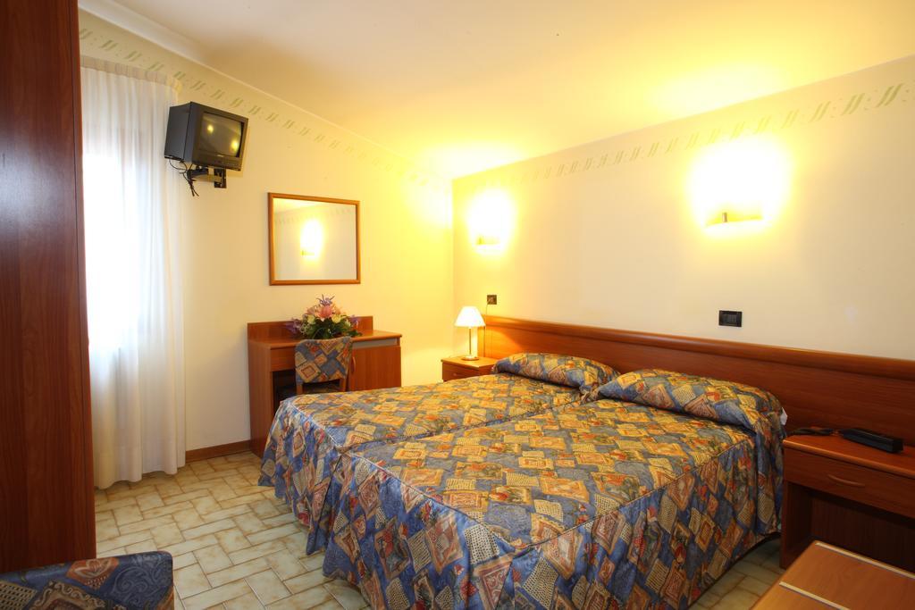 Albergo Alla Campana Dolo Bagian luar foto